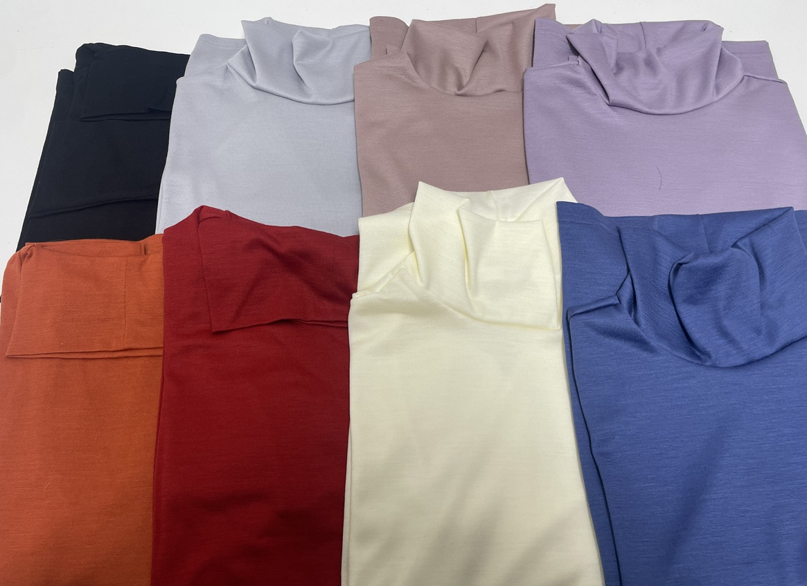 ファブリックスのウール１００％天竺ニット　タートルネック