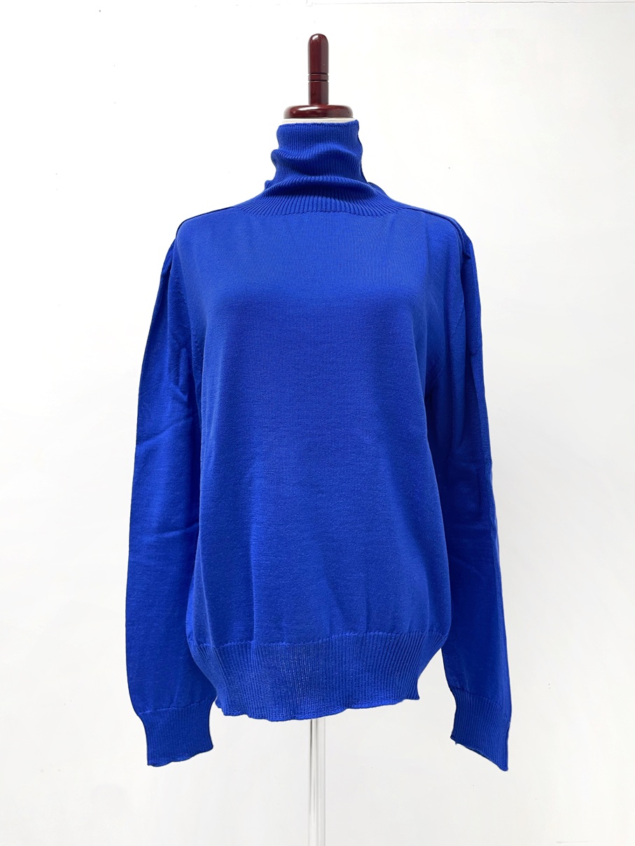 ファブリックスのタートルネックセーター